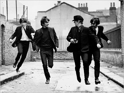A HARD DAY'S NIGHT FOTO 3