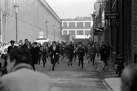 A HARD DAY'S NIGHT FOTO 6