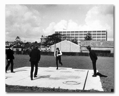 A HARD DAY'S NIGHT FOTO 7