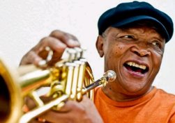 HUGH MASEKELA FOTO 3
