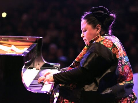 OLIVIA REVUELTAS FOTO 5