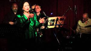 LAURA KOESTINGER (FOTO 1)