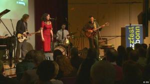 LISA BASSENGE (FOTO 2)