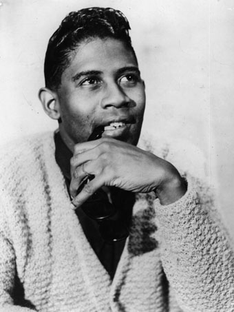 LOUIE LOUIE (FOTO 1)