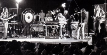 ASH RA TEMPEL (FOTO 1)