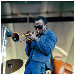 BITCHES BREW (FOTO 2)