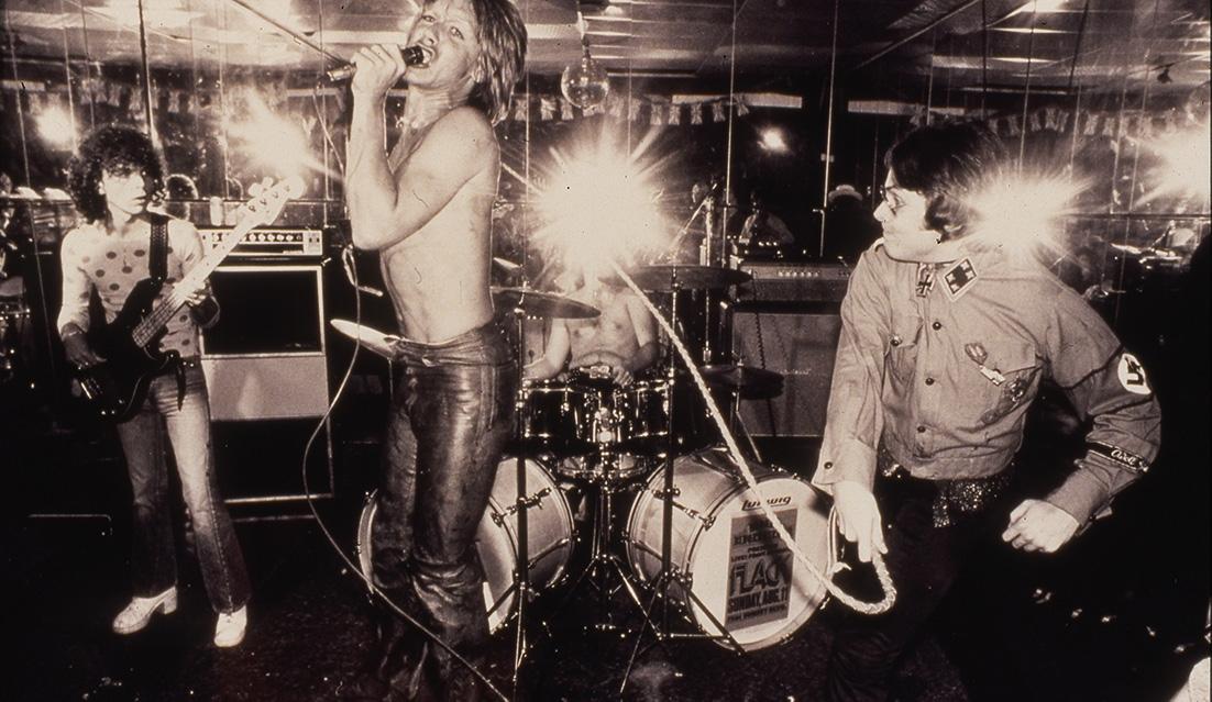 I WANNA BE YOUR dOG (FOTO 3)