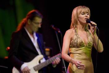 SILJE NERGAARD (FOTO 2)