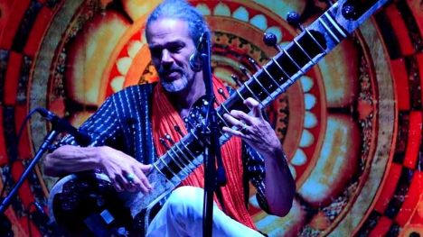 SINOPSIS 11 (FOTO 6)