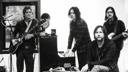 THE RACONTEURS (FOTO 2)
