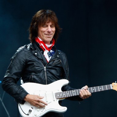 SINOPSIS 17 (FOTO 3)