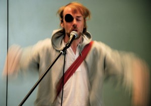 SINOPSIS 21 (FOTO 5)