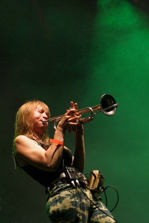 SINOPSIS 28 (FOTO 5)