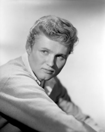 SINOPSIS 32 (FOTO 2)