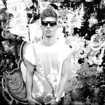 SINOPSIS 53 (FOTO 3)