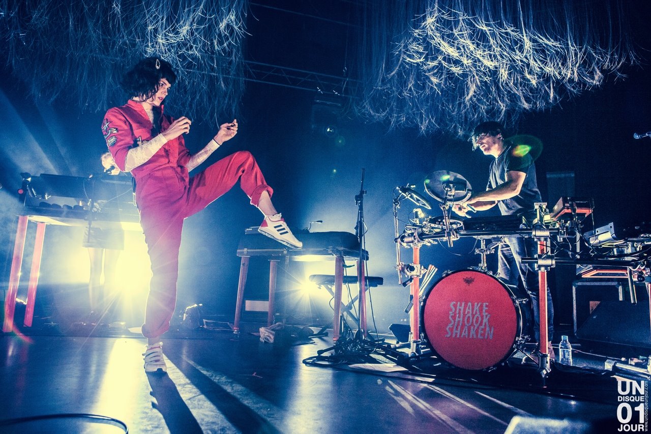 SINOPSIS 54 (FOTO 2)