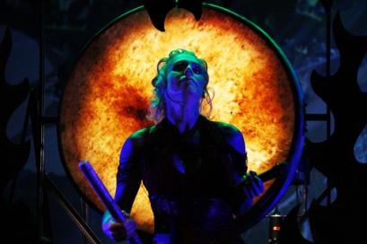 BXXI-LOVE IS COLDER FOTO 1