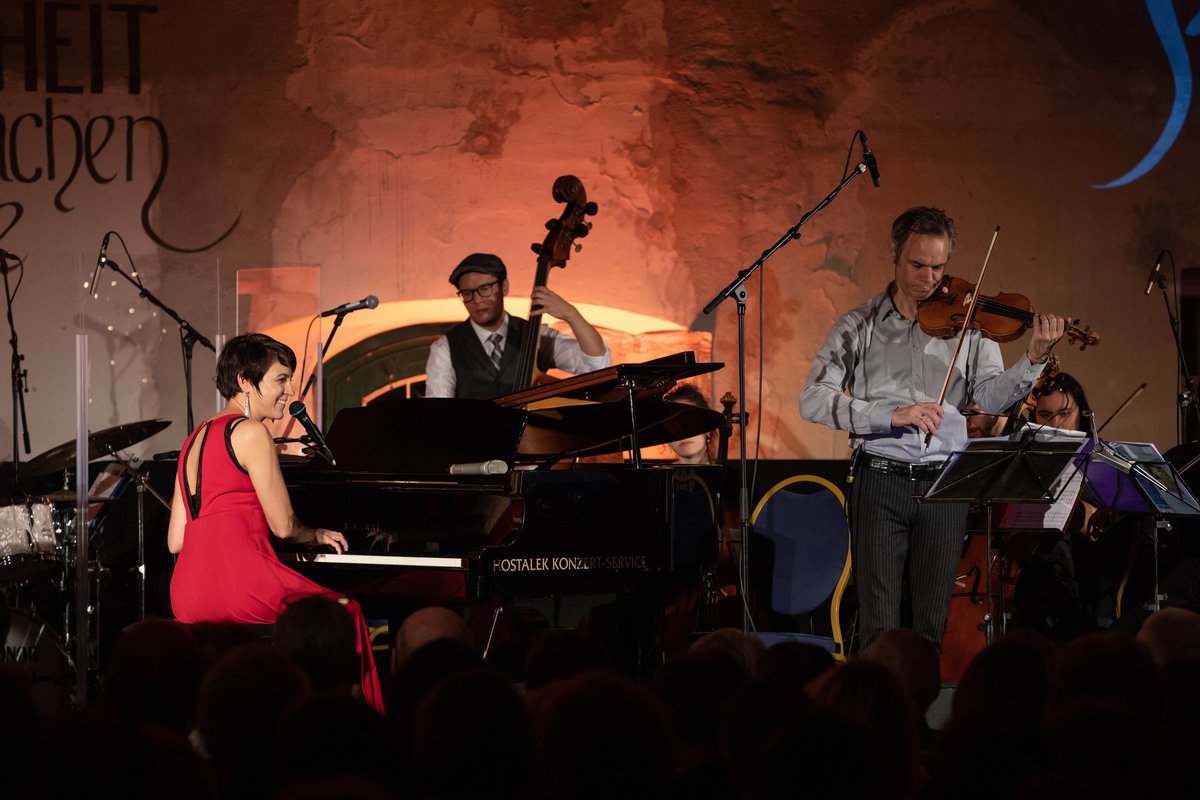 ELLAZZ (.WORLD) VOL. III (FOTO 2)