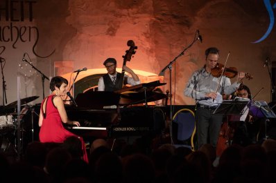 ELLAZZ (.WORLD) VOL. III (FOTO 2)