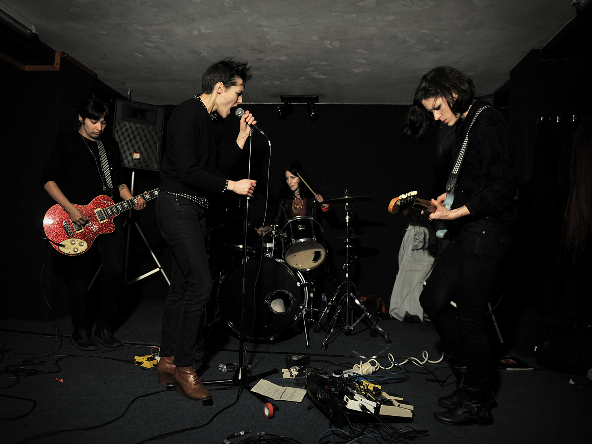 SAVAGES-FOTO 3
